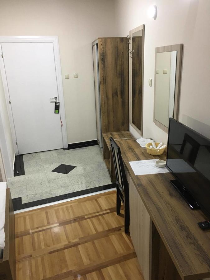 Hotel Odmaraliste Vidik Lazarevac Esterno foto