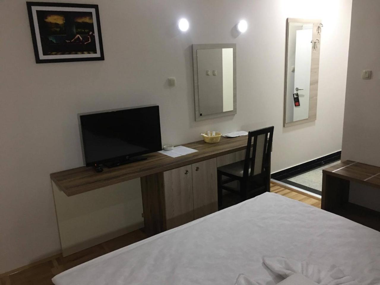 Hotel Odmaraliste Vidik Lazarevac Esterno foto